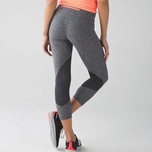 Lululemon Pace Rival Crop 22" Heathered Black Deep Coal Very Light Flare Size 6